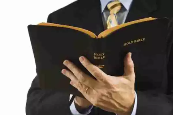 See The 6 Strange Signs Your Pastor Is A Deceiver, No 4 Will Amaze You